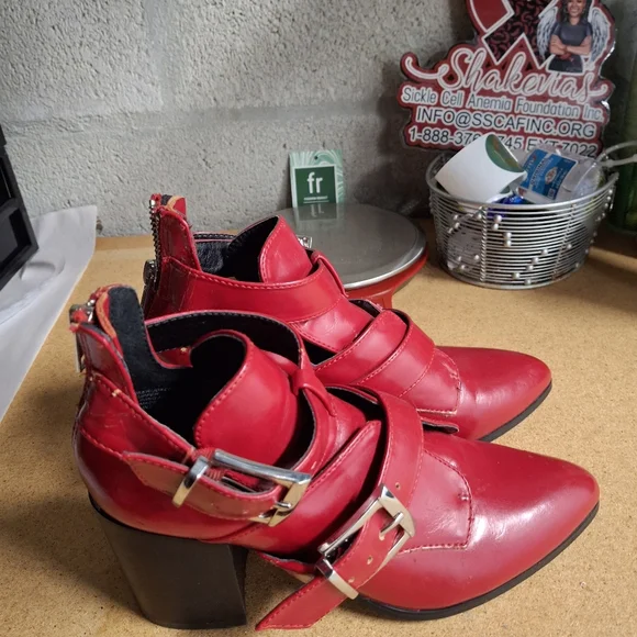Red Women's Buckle Ankle Boots - Picture 6 of 6